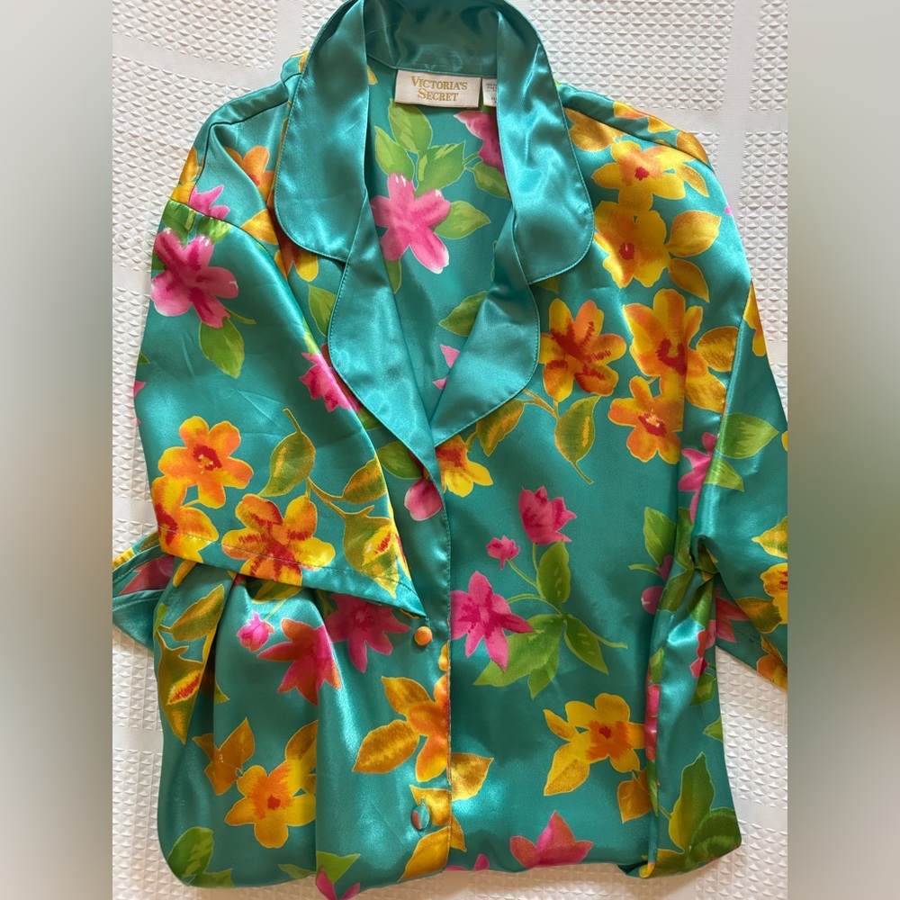 VTG Victoria’s Secret 1990'sTeal Hawaiian Satin Pajama Top Gown Size P (XS)